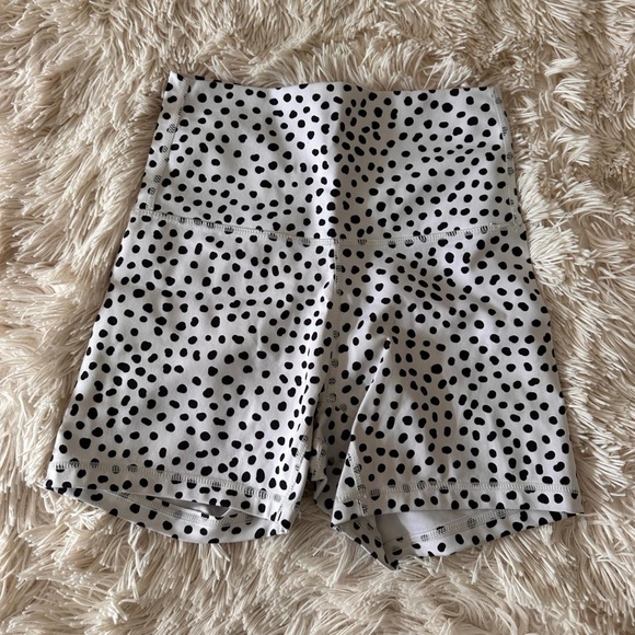 NWOT FLXXFIT high rise 4" biker shorts - Picture 1 of 4